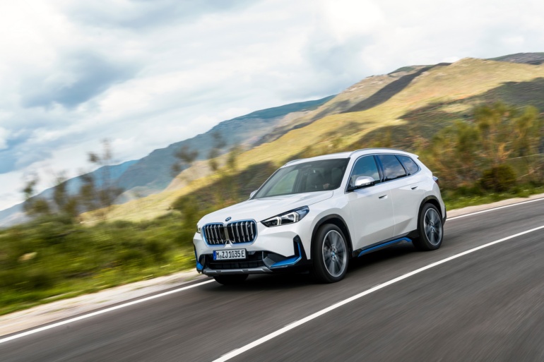 Німці анонсували компактний електрокросовер BMW iX1: 230 кВт потужності, 65 кВтг батареї та запас ходу понад 400 км