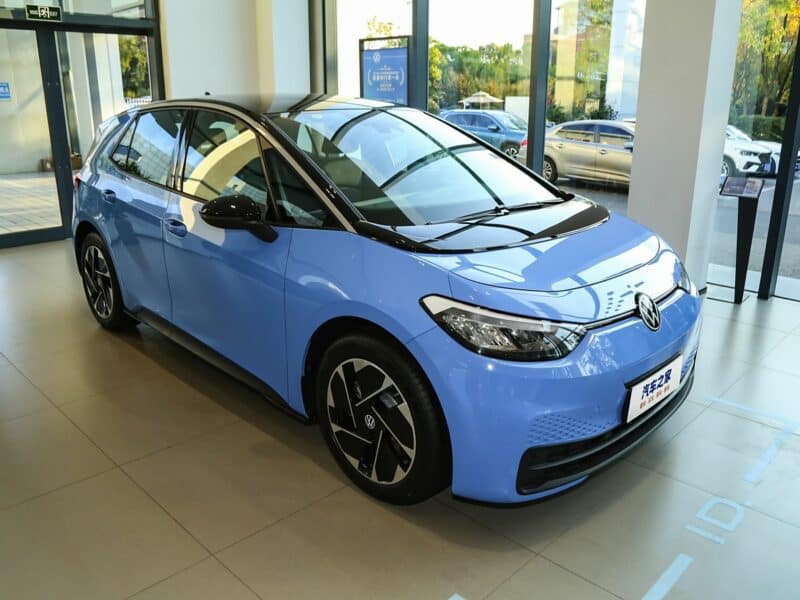 Volkswagen оновила ID.3 – тепер із новою батареєю LFP, запасом ходу до 450 км та ціною від $16500