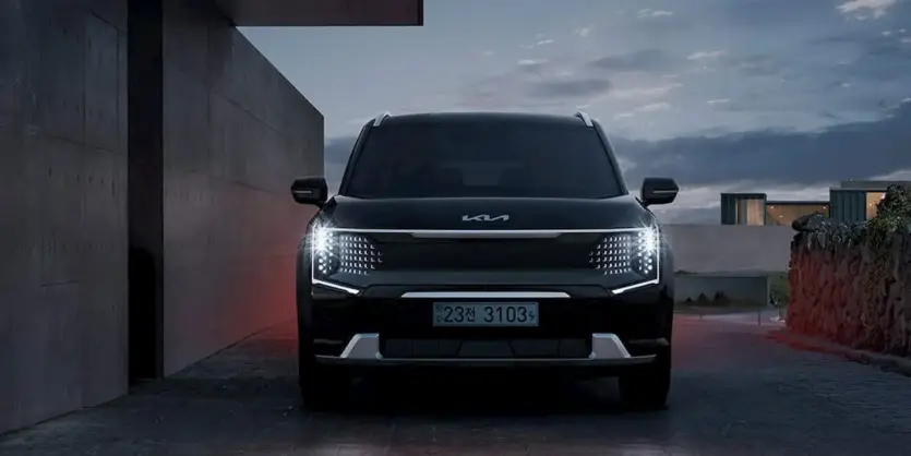Електричний позашляховик Kia EV9 2025 року отримав нові опції в базі при попередній ціні