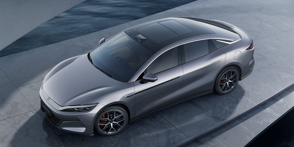 Електричні BYD Han L та Tang L: до 1085 к.с. та розгін до «сотні» за 2,7 секунди