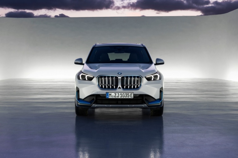 Німці анонсували компактний електрокросовер BMW iX1: 230 кВт потужності, 65 кВтг батареї та запас ходу понад 400 км