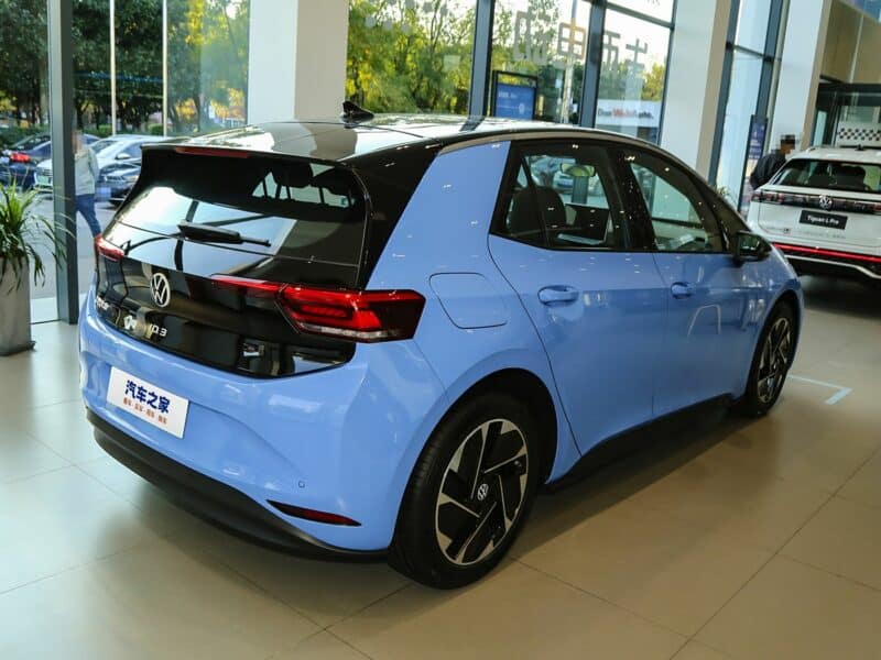 Volkswagen оновила ID.3 – тепер із новою батареєю LFP, запасом ходу до 450 км та ціною від $16500