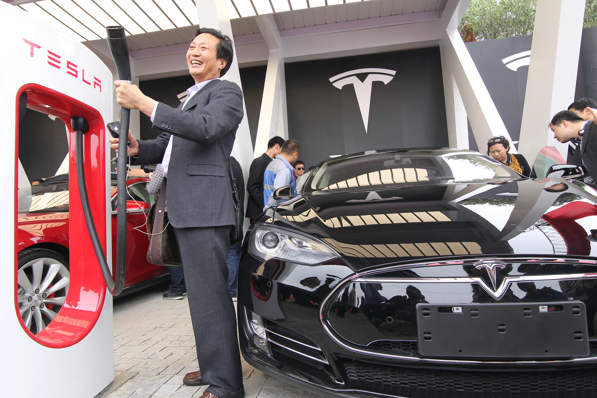 Ілон Маск: Tesla використала відео з Інтернету, щоб навчити автопілот їздити по Китаю