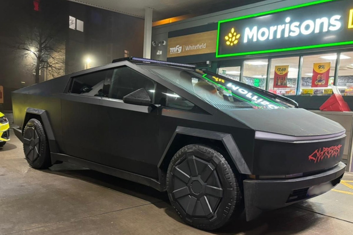 Tesla Cybertruck конфіскували в Англії як заборонене авто — тим часом пікап вільно їздить Одесою