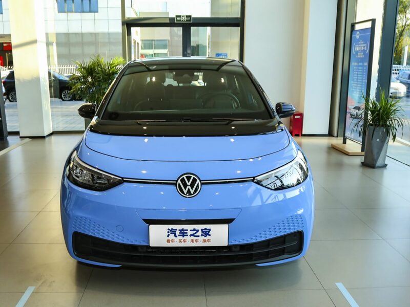 Volkswagen оновила ID.3 – тепер із новою батареєю LFP, запасом ходу до 450 км та ціною від $16500