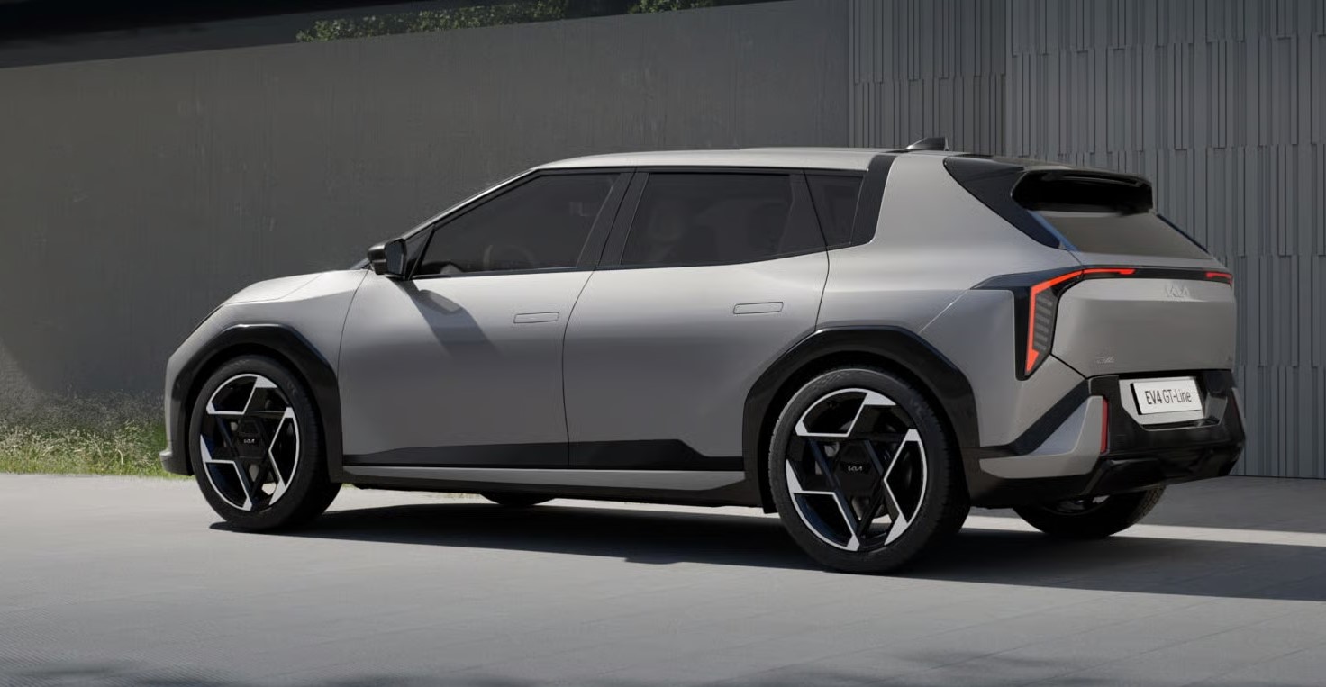 Перший електричний хетчбек Kia EV4 стартував в Європі — рекордний запас ходу та ціна від $47,7 тис
